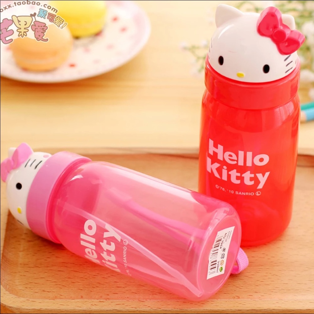 ⭐️Hello kitty water bottle - Picture 7 of 8